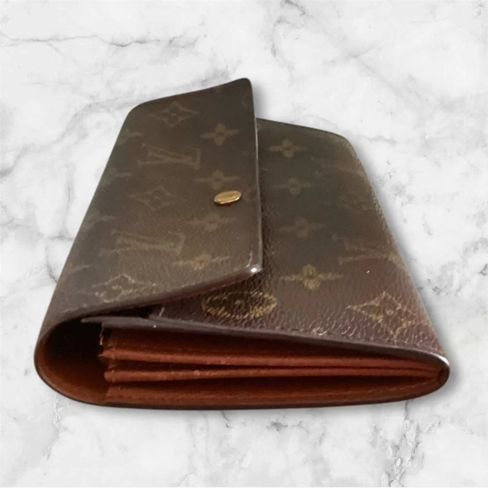 LV Sarah Monogram Wallet - Picture 6 of 8